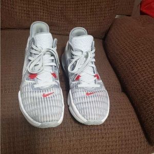 Nike Lebron James Witness VI size 12 in men’s